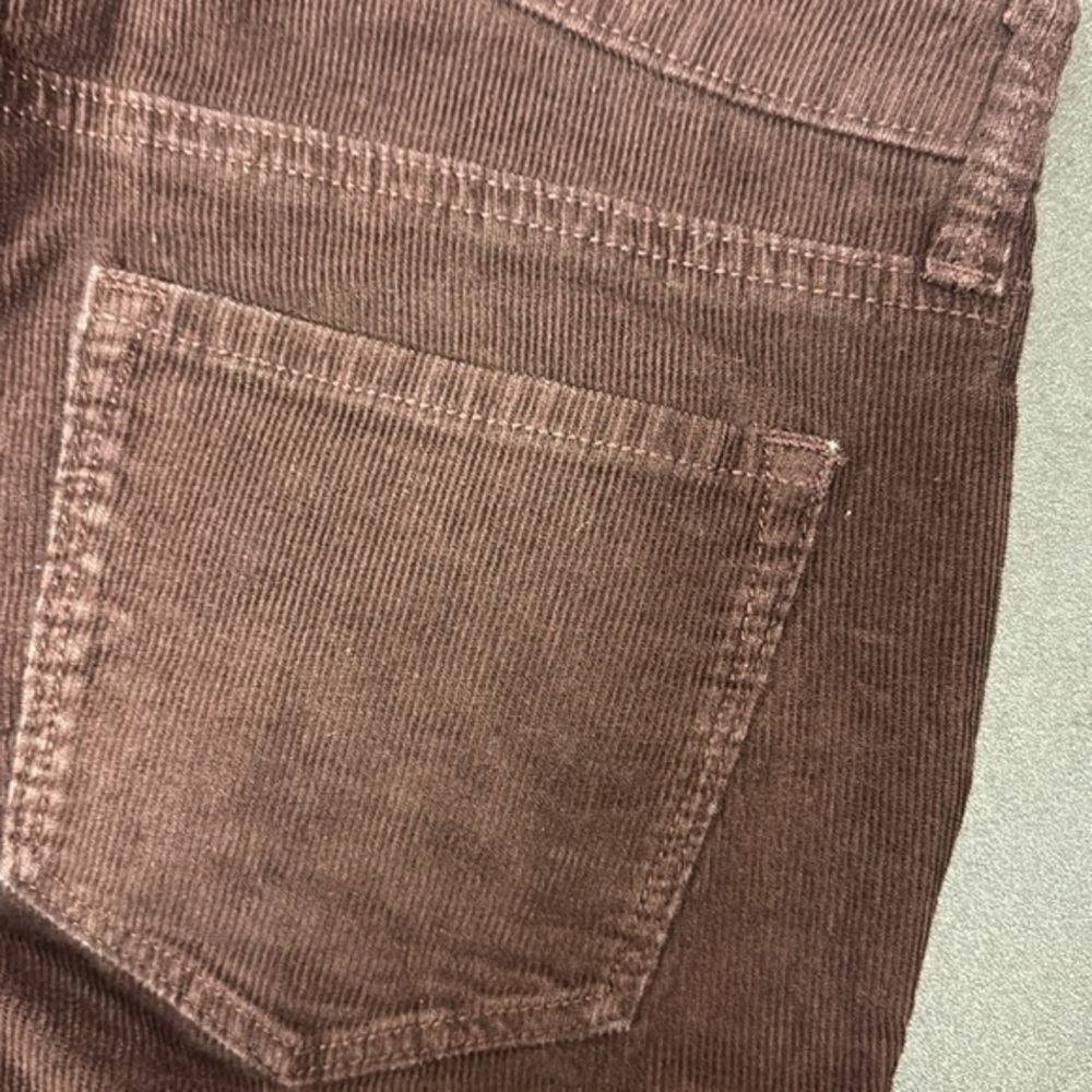 Old Navy rockstar, super skinny mid rise Wine corduroy pant size 6